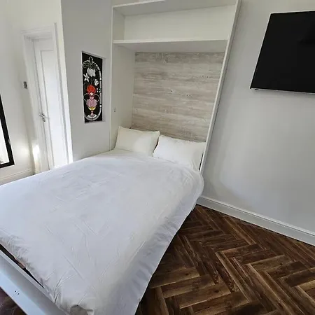 Charming House In Centre *