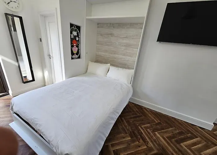 Charming House In Centre *